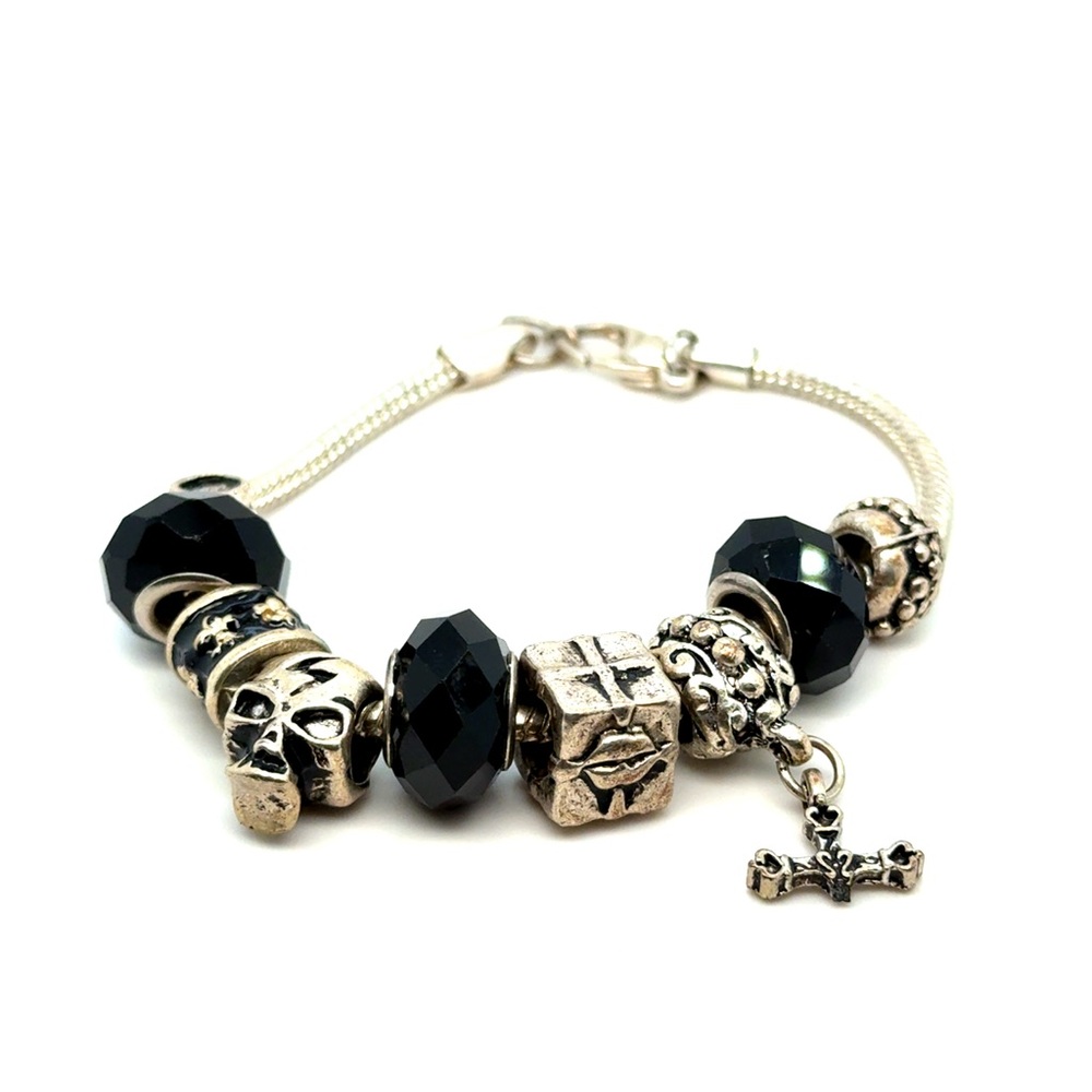 Silvertone Black & Silvertone Skull‎ Charm Bracelet (d)